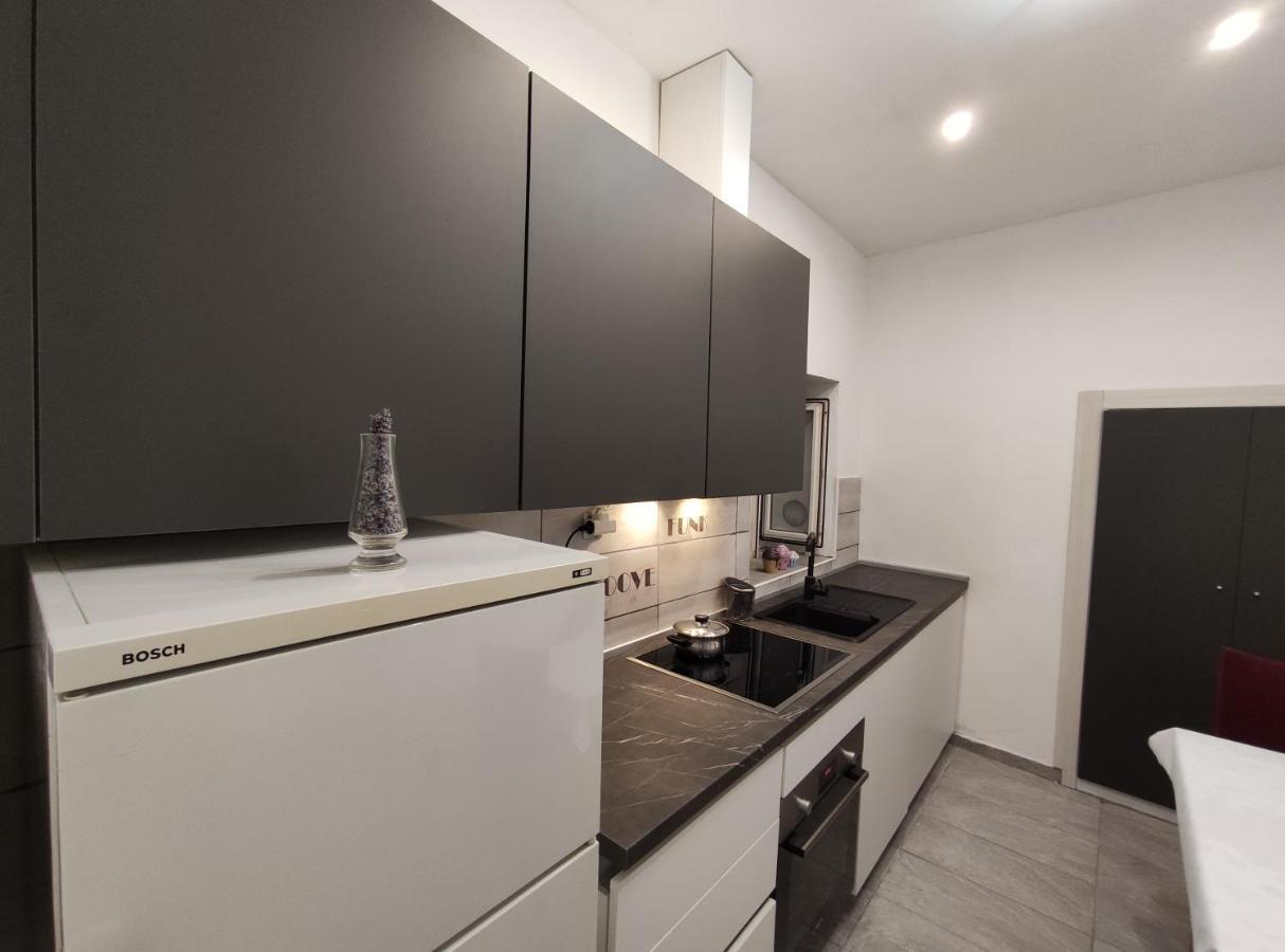 Apartment Tona Шибеник Екстер'єр фото