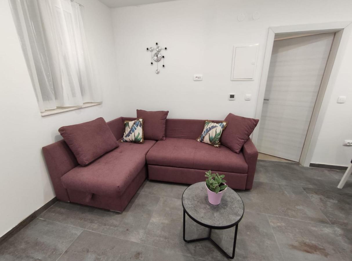 Apartment Tona Шибеник Екстер'єр фото